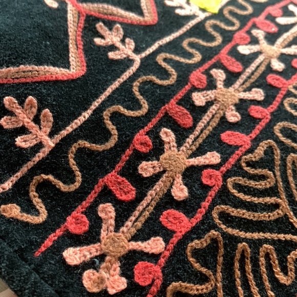Karma Living velvet embroidered throw - Picture 2 of 7